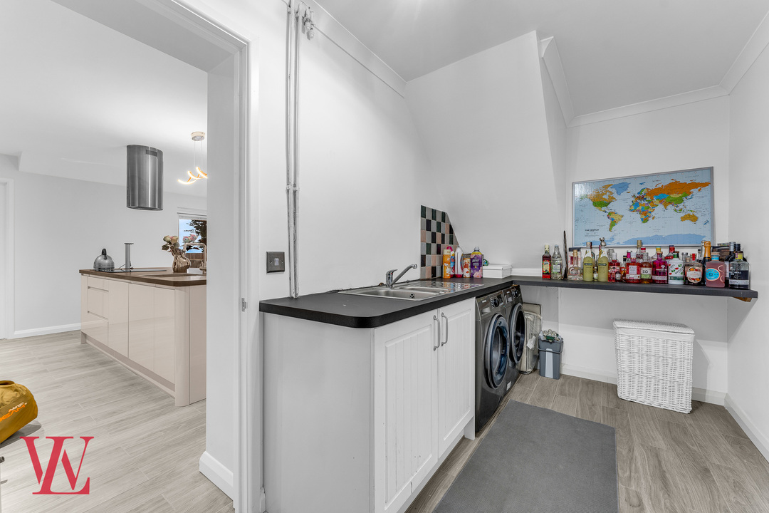 3 bed semi-detached house for sale in Rainbow Road, Matching Tye, Harlow, Essex  - Property Image 13