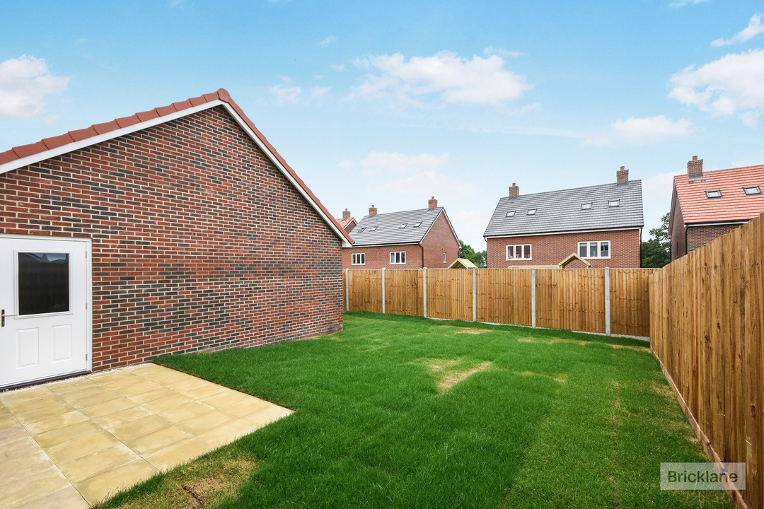 4 bed detached house to rent in Moors Field Drive, Little Dunmow, Dunmow, Essex  - Property Image 10