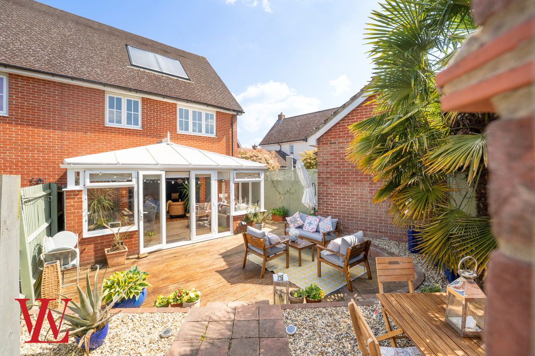 4 bed semi-detached house for sale in Burgattes Road, Little Canfield, Dunmow, Essex 19