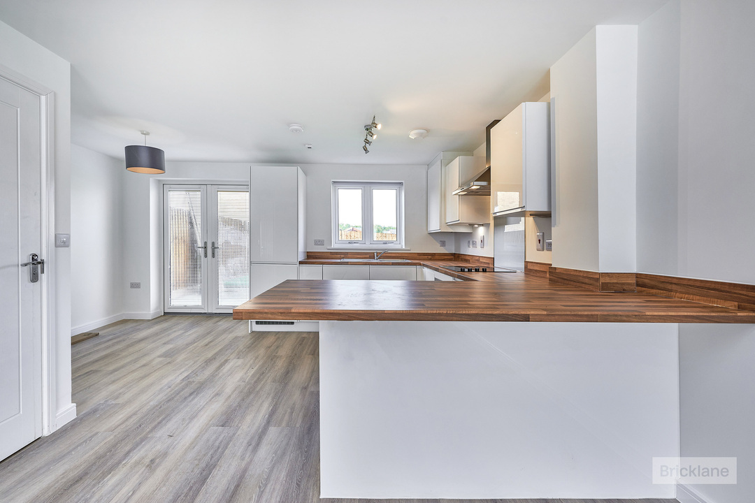 3 bed semi-detached house to rent in Handscomb Way, Bishops Stortford, Hertfordshire  - Property Image 5