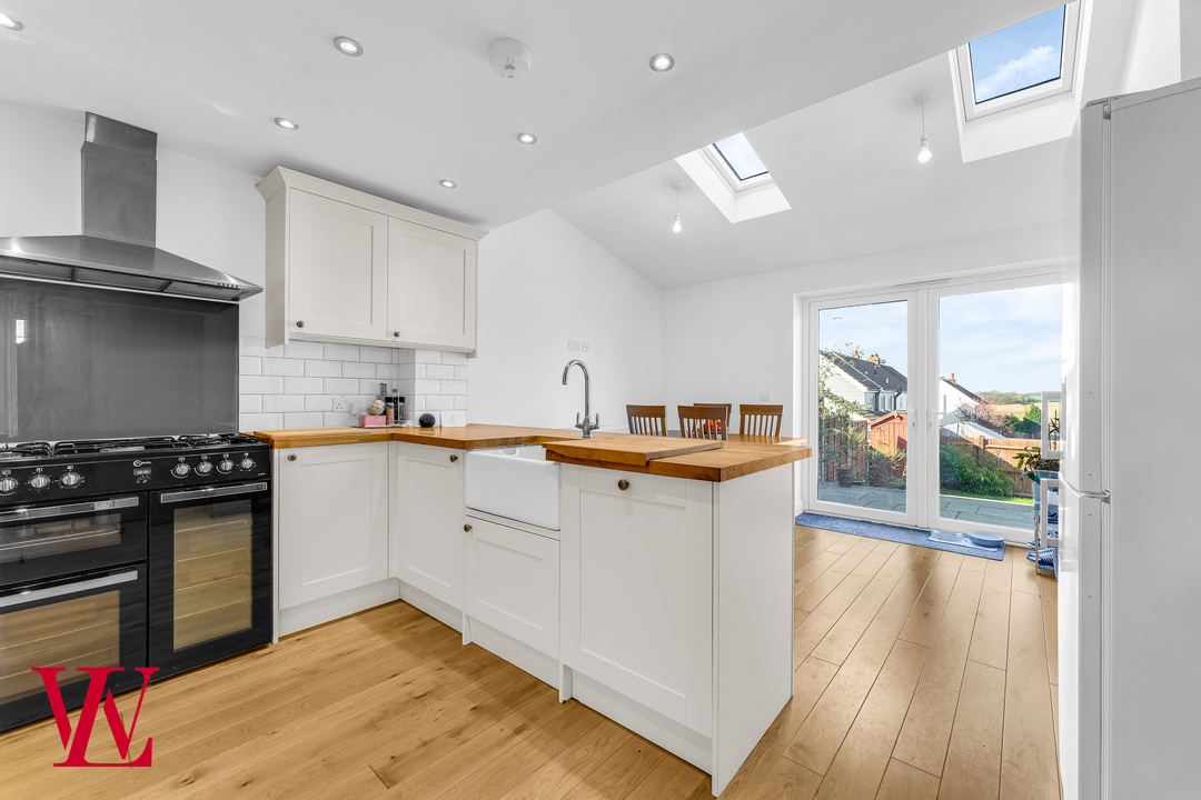 3 bed end of terrace house for sale in Benningfield Road, Widford, Ware, Hertfordshire  - Property Image 2