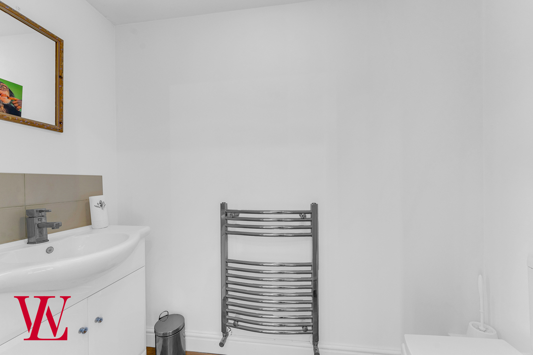 3 bed end of terrace house for sale in Benningfield Road, Widford, Ware, Hertfordshire  - Property Image 7