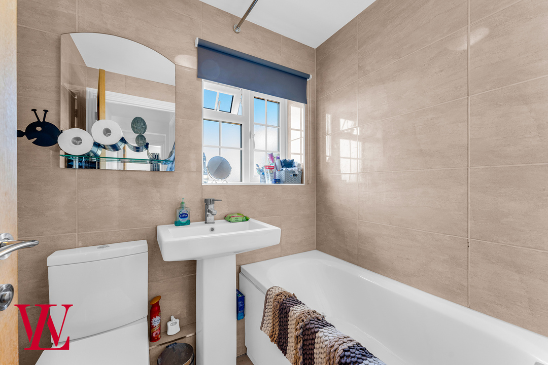 3 bed end of terrace house for sale in Benningfield Road, Widford, Ware, Hertfordshire 10