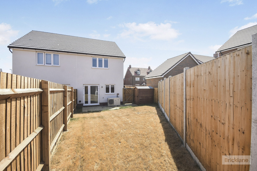 2 bed semi-detached house to rent in Moors Field Drive, Little Dunmow, Essex  - Property Image 10
