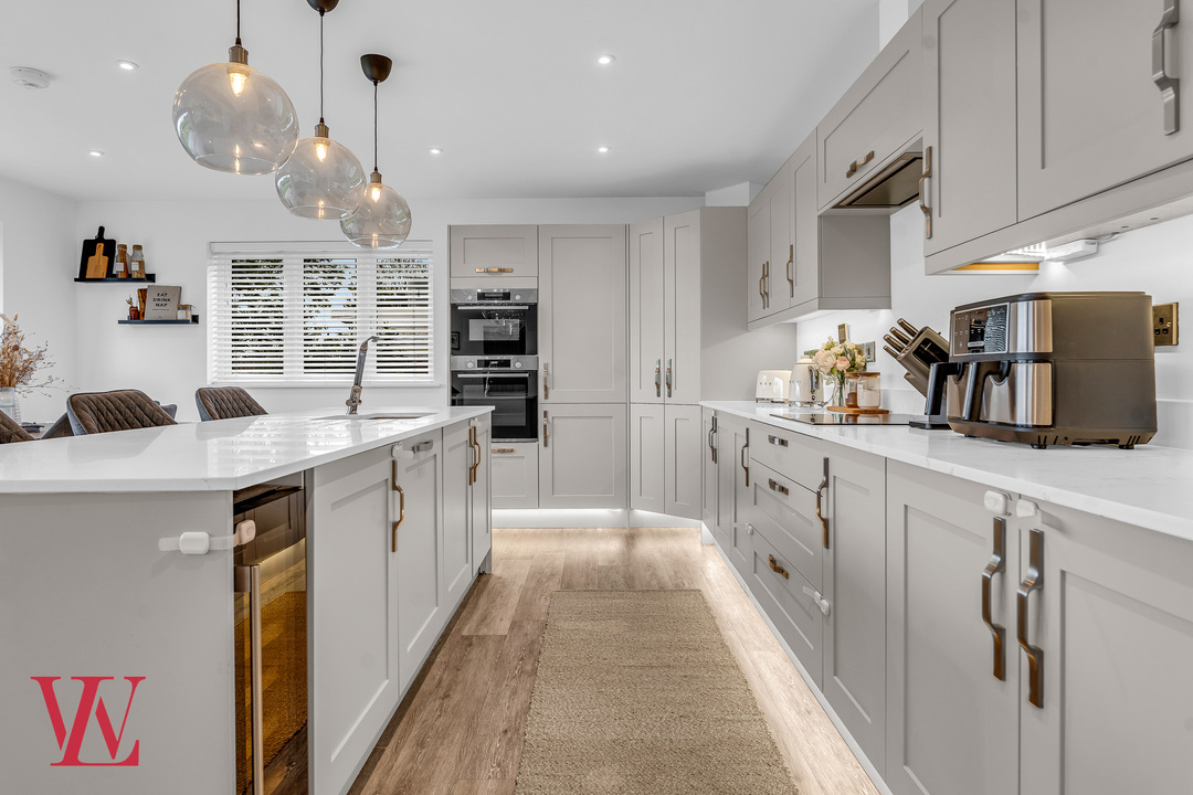 4 bed detached house for sale in Stile Close, The Street, Bishop's Stortford, Essex 5