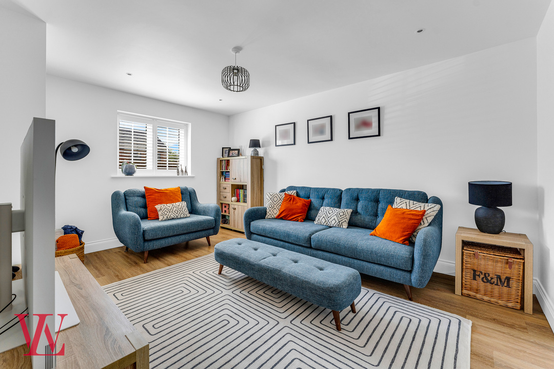 4 bed link detached house for sale in Carlton Way, Bishop's Stortford, Hertfordshire  - Property Image 8