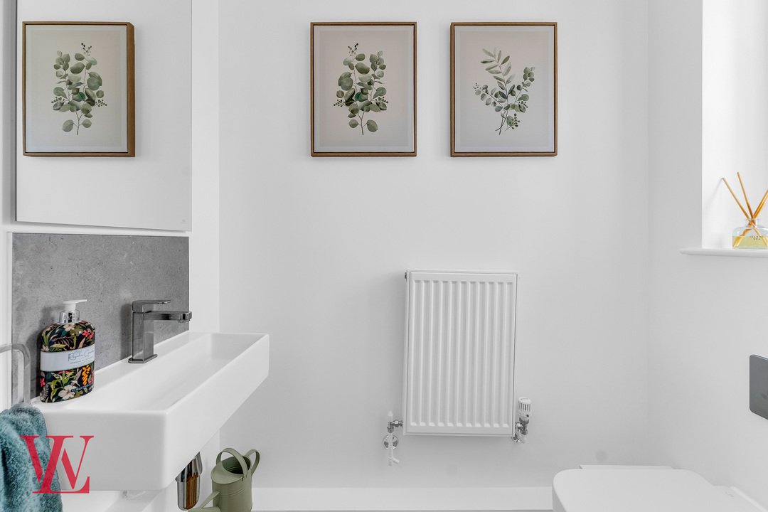 4 bed link detached house for sale in Carlton Way, Bishop's Stortford, Hertfordshire  - Property Image 10