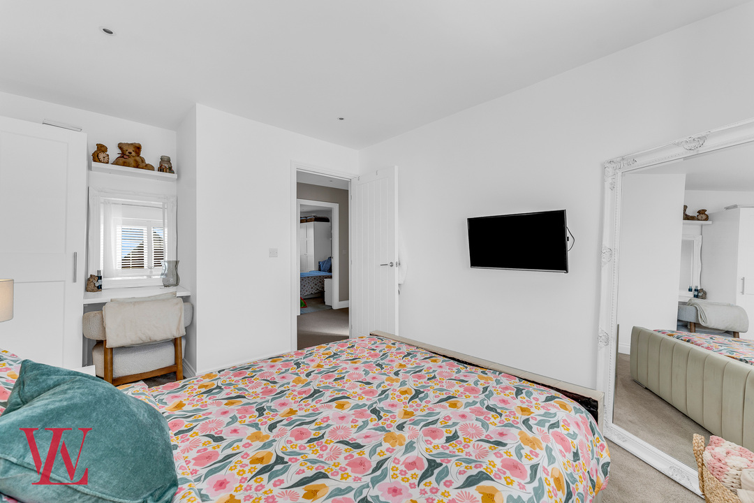 4 bed link detached house for sale in Carlton Way, Bishop's Stortford, Hertfordshire  - Property Image 16