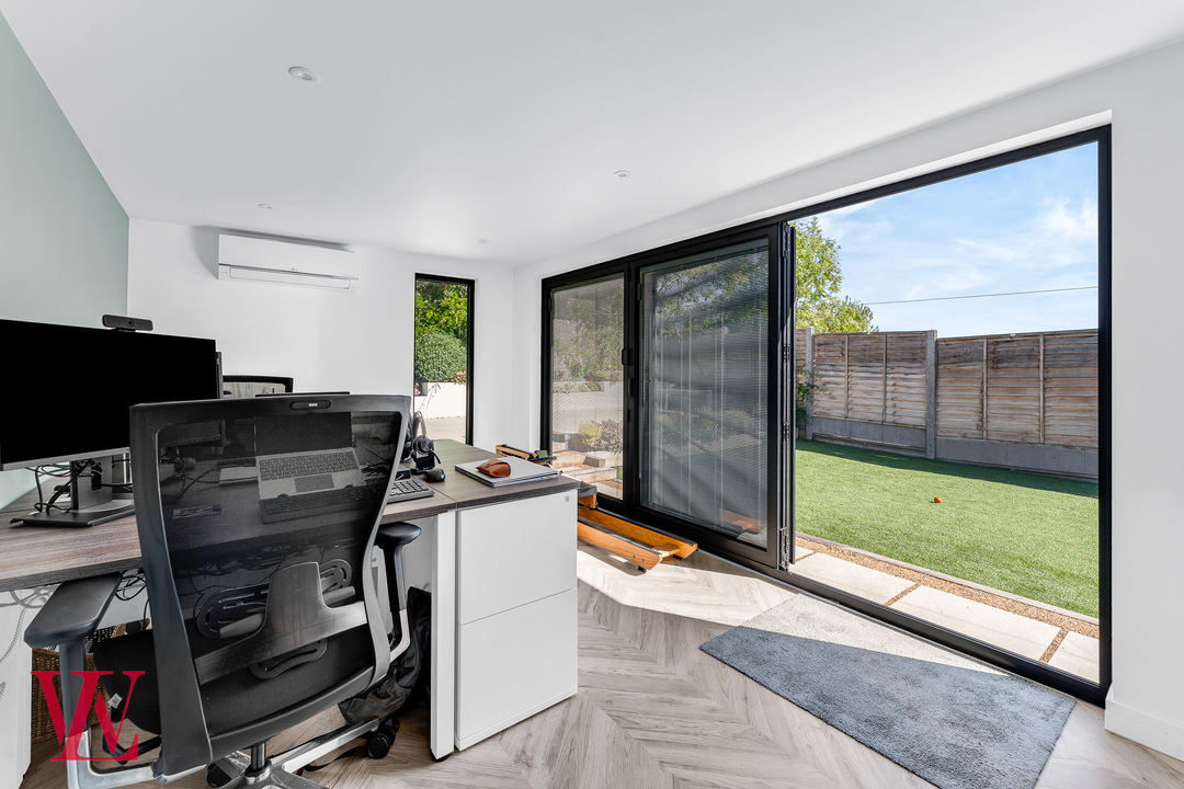 4 bed link detached house for sale in Carlton Way, Bishop's Stortford, Hertfordshire  - Property Image 22