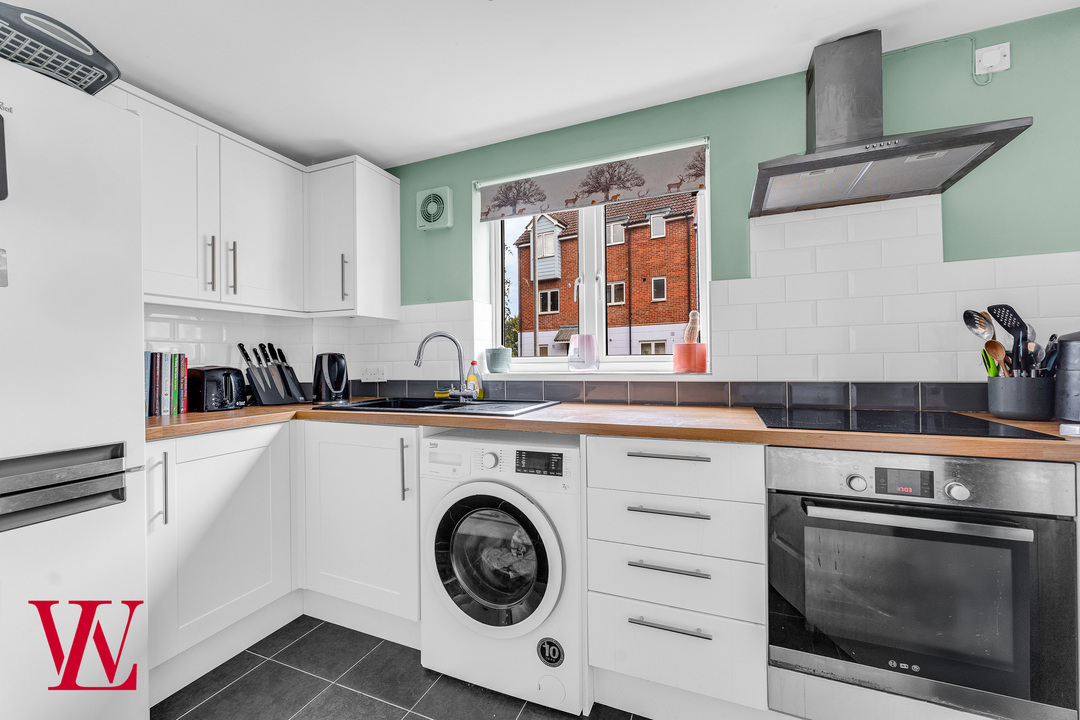 2 bed apartment for sale in Willow Road, Dunmow, Essex  - Property Image 8
