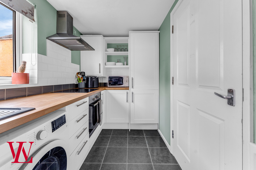 2 bed apartment for sale in Willow Road, Dunmow, Essex  - Property Image 7