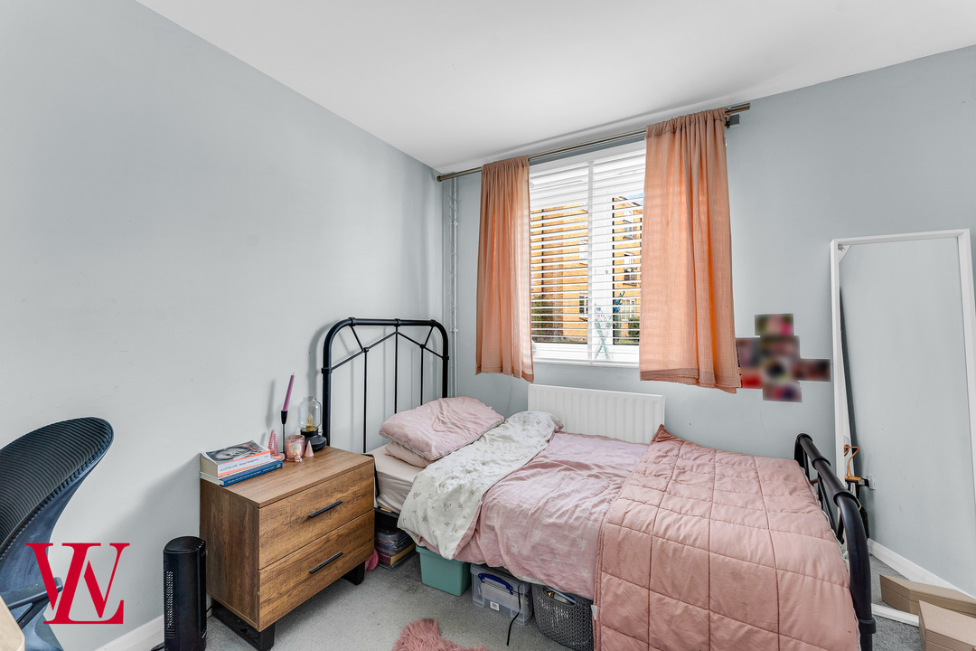 2 bed apartment for sale in Willow Road, Dunmow, Essex 12