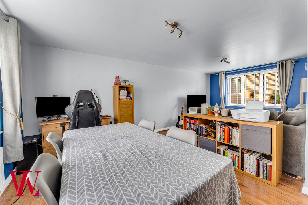 2 bed apartment for sale in Willow Road, Dunmow, Essex  - Property Image 4