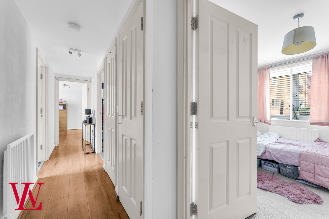 2 bed apartment for sale in Willow Road, Dunmow, Essex 8