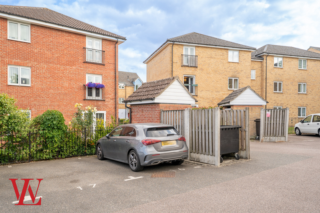2 bed apartment for sale in Willow Road, Dunmow, Essex  - Property Image 16