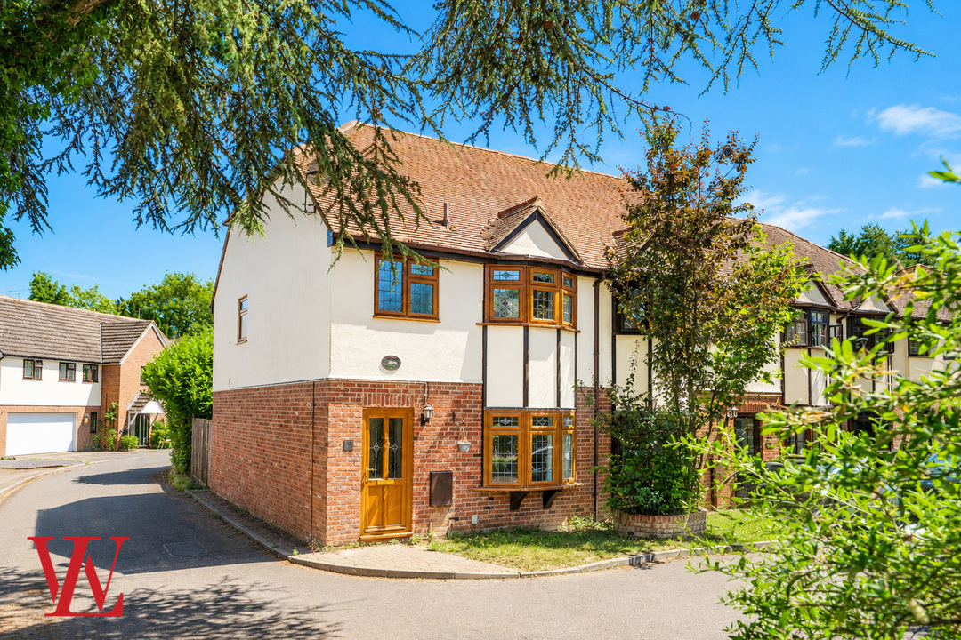 2 bed end of terrace house for sale in Foxley Drive, Bishop's Stortford, Hertfordshire  - Property Image 1
