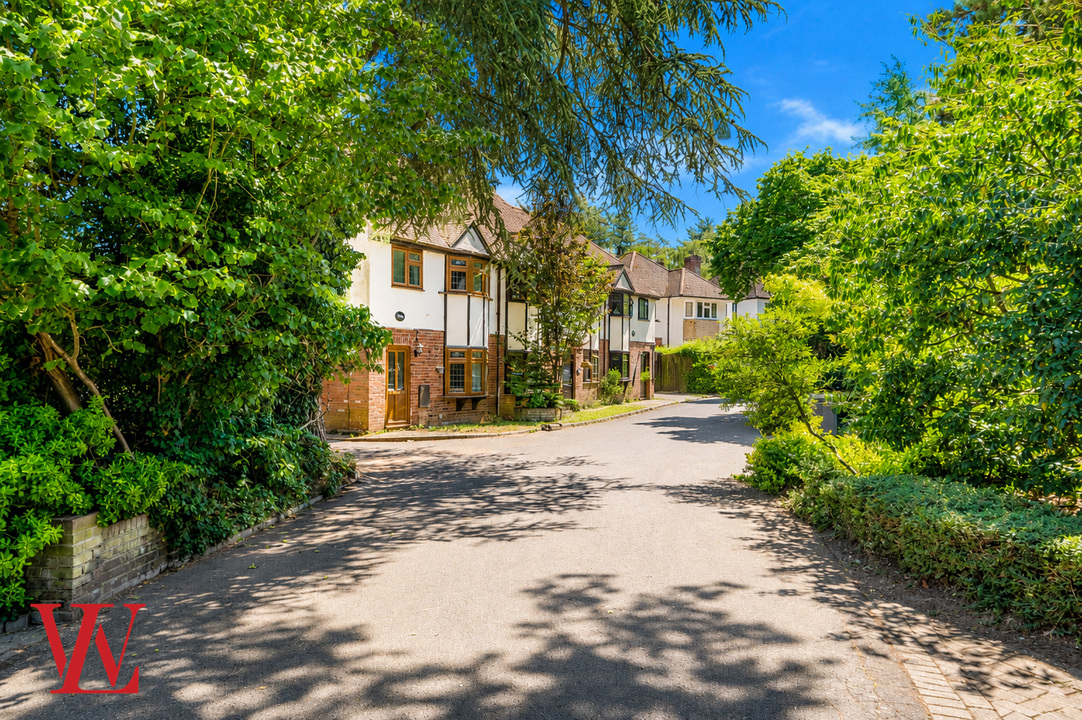 2 bed end of terrace house for sale in Foxley Drive, Bishop's Stortford, Hertfordshire  - Property Image 14