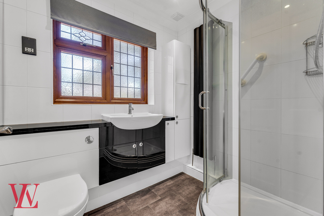 2 bed end of terrace house for sale in Foxley Drive, Bishop's Stortford, Hertfordshire  - Property Image 10