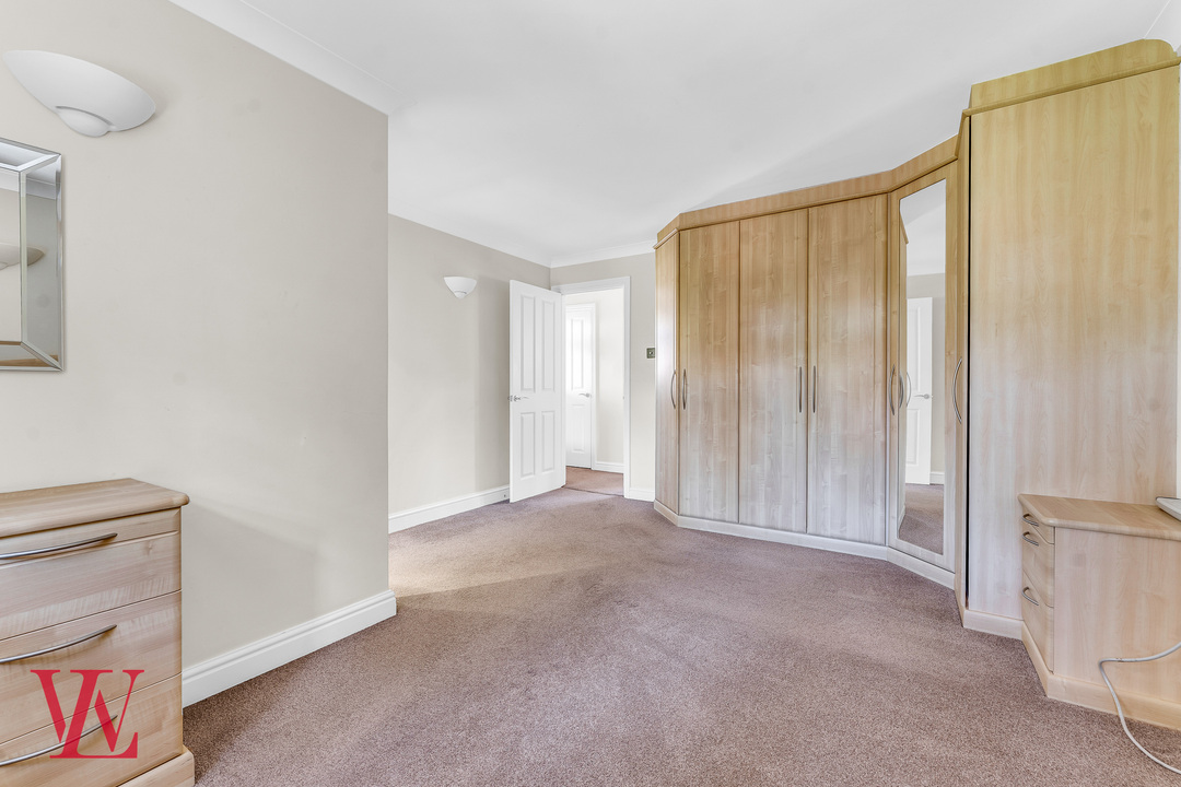 2 bed end of terrace house for sale in Foxley Drive, Bishop's Stortford, Hertfordshire 8