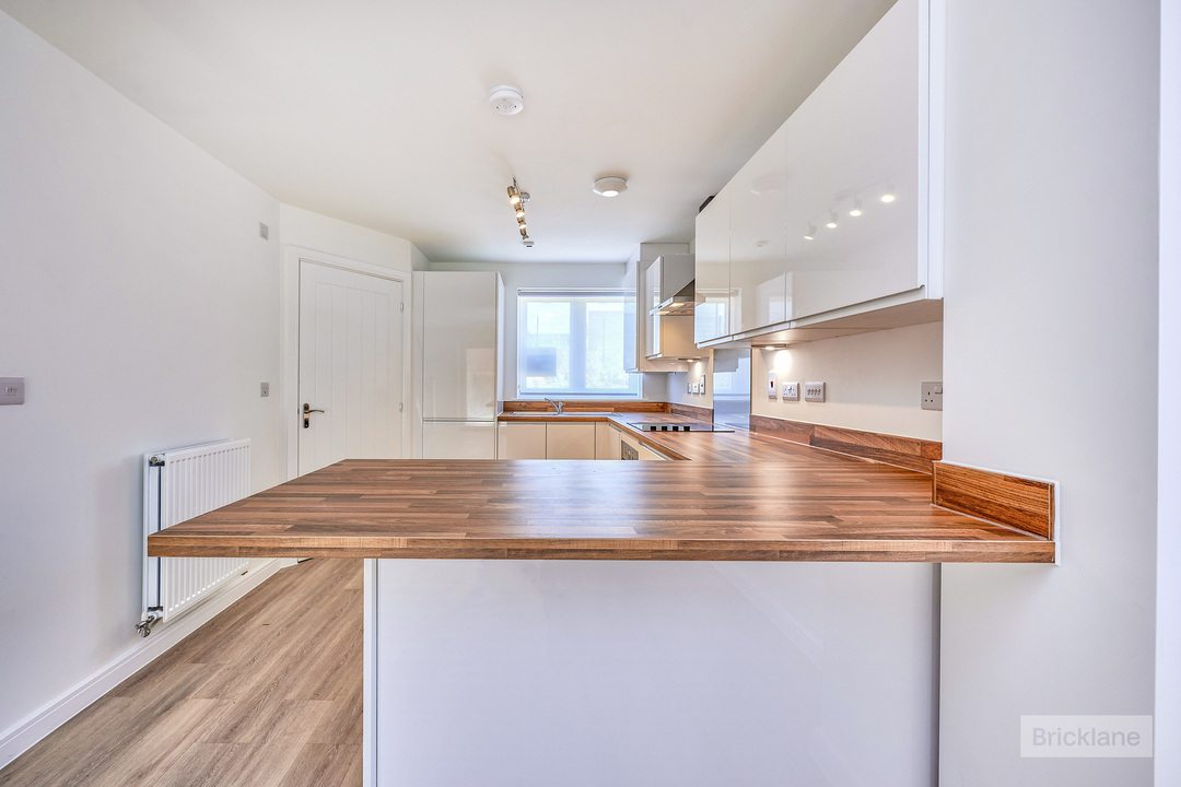 2 bed semi-detached house to rent in Handscomb Way, Bishops Stortford, Hertfordshire  - Property Image 3
