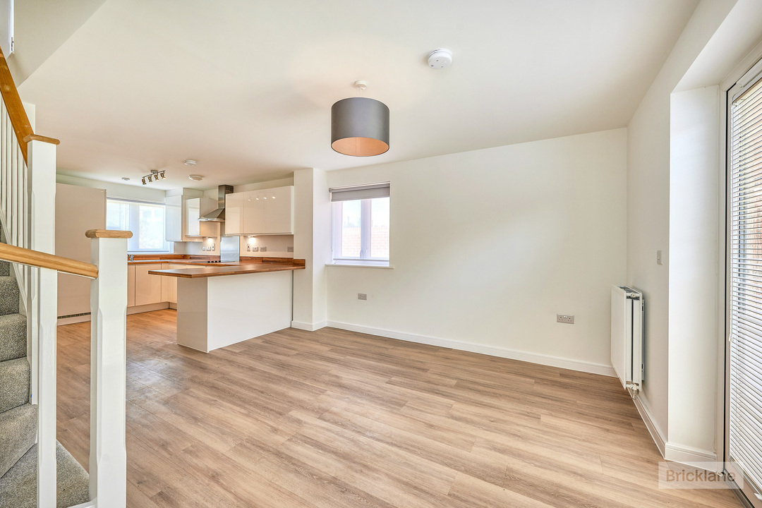 2 bed semi-detached house to rent in Handscomb Way, Bishops Stortford, Hertfordshire  - Property Image 6