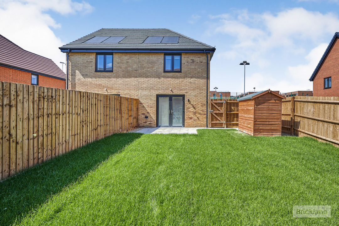 2 bed semi-detached house to rent in Handscomb Way, Bishops Stortford, Hertfordshire  - Property Image 18