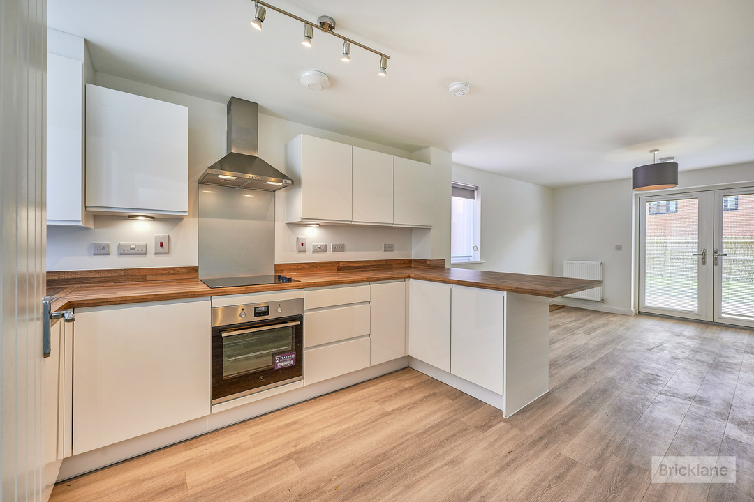 2 bed semi-detached house to rent in Handscomb Way, Bishops Stortford, Hertfordshire  - Property Image 4