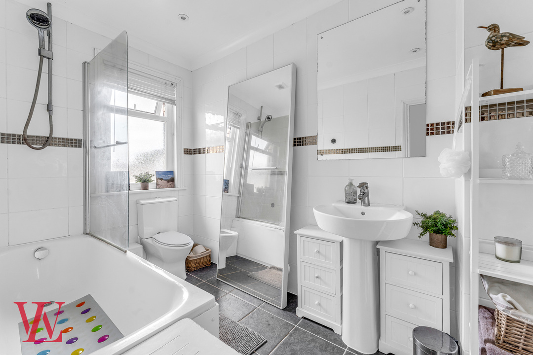 2 bed terraced house for sale in Jervis Road, Bishop's Stortford, Hertfordshire  - Property Image 9