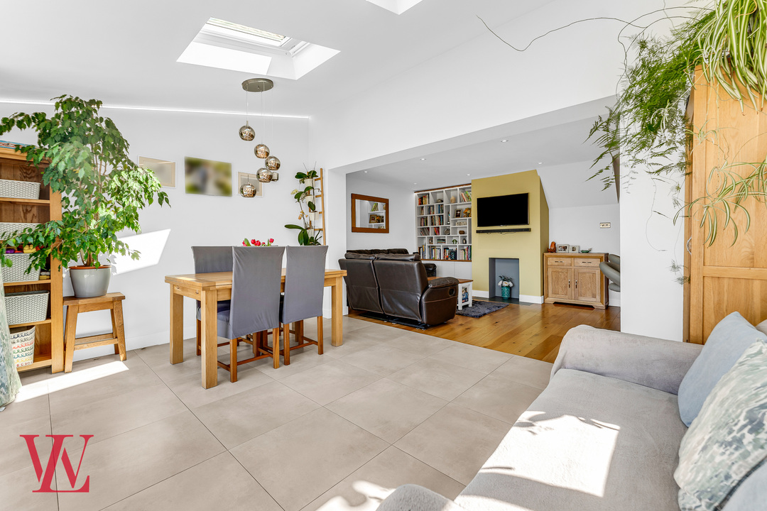 4 bed detached house for sale in The Ridings, Bishop's Stortford, Hertfordshire  - Property Image 8