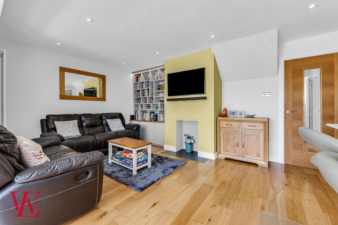 4 bed detached house for sale in The Ridings, Bishop's Stortford, Hertfordshire 9