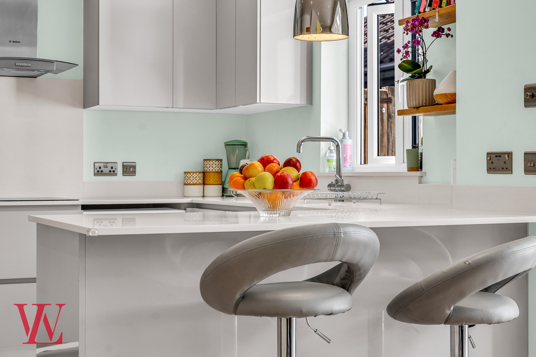 4 bed detached house for sale in The Ridings, Bishop's Stortford, Hertfordshire 6