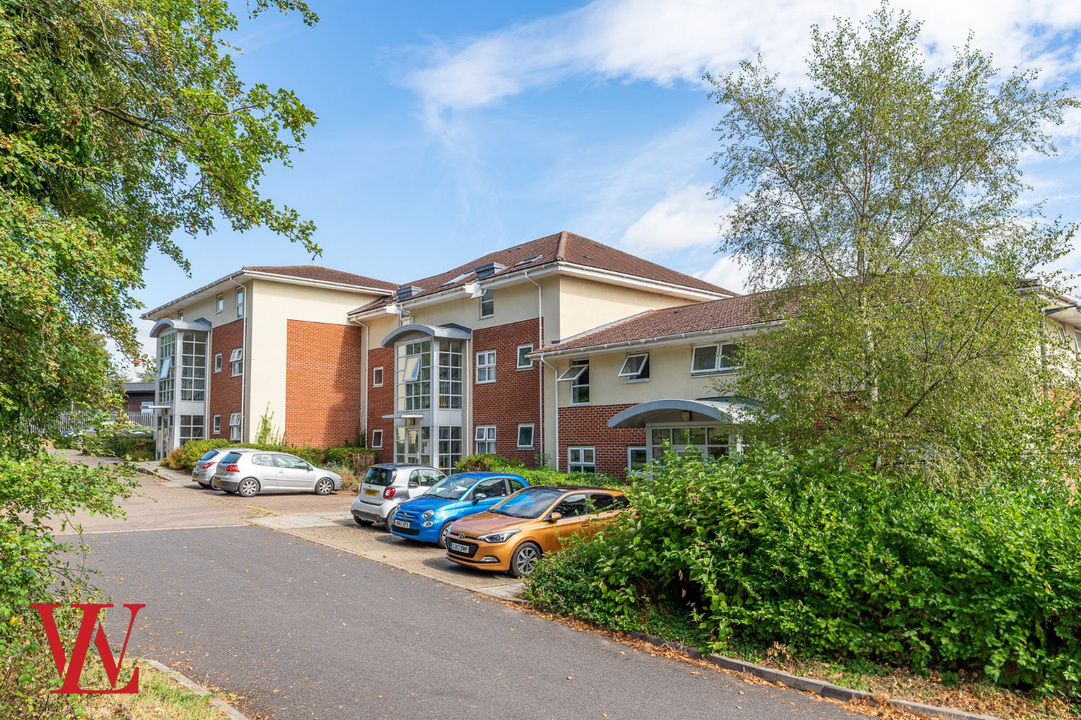 2 bed apartment for sale in Knights Row, Waytemore Road, Bishop's Stortford, Hertfordshire - Property Image 1