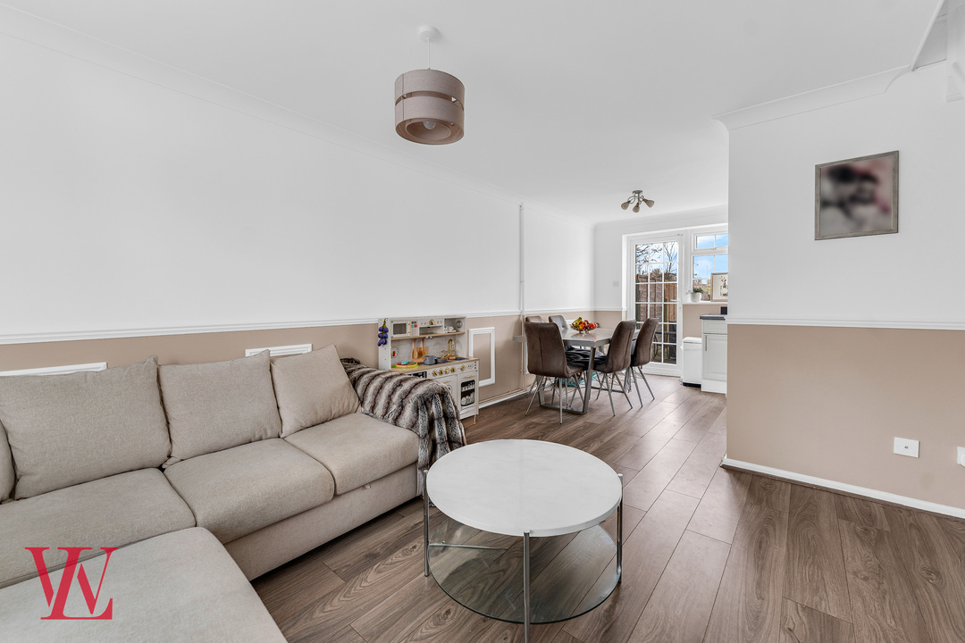 2 bed terraced house for sale in Nursery Fields, Sawbridgeworth, Hertfordshire 4