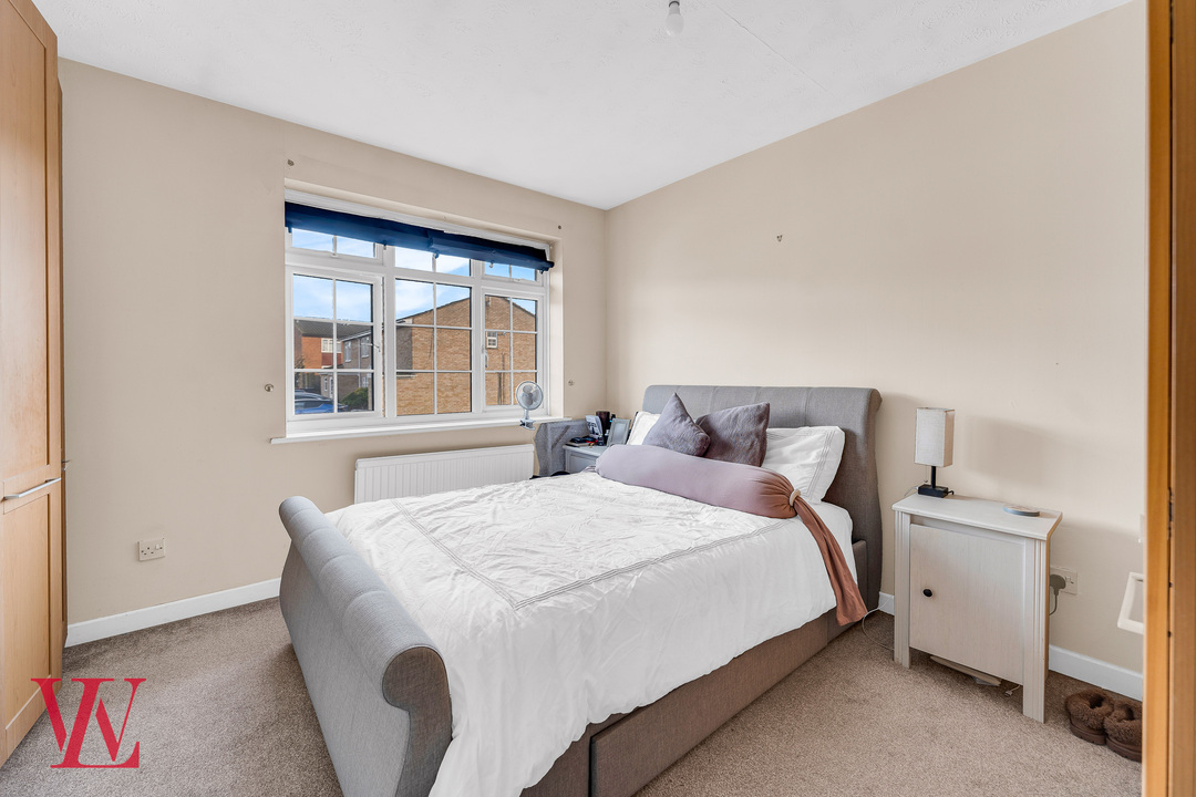 2 bed terraced house for sale in Nursery Fields, Sawbridgeworth, Hertfordshire  - Property Image 6