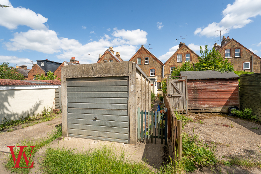 4 bed terraced house for sale in Elm Grove, Bishop's Stortford, Hertfordshire  - Property Image 16
