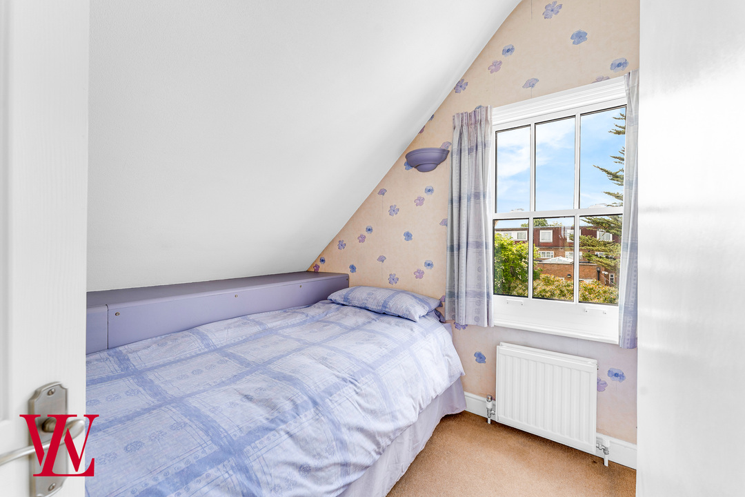 4 bed terraced house for sale in Elm Grove, Bishop's Stortford, Hertfordshire 11