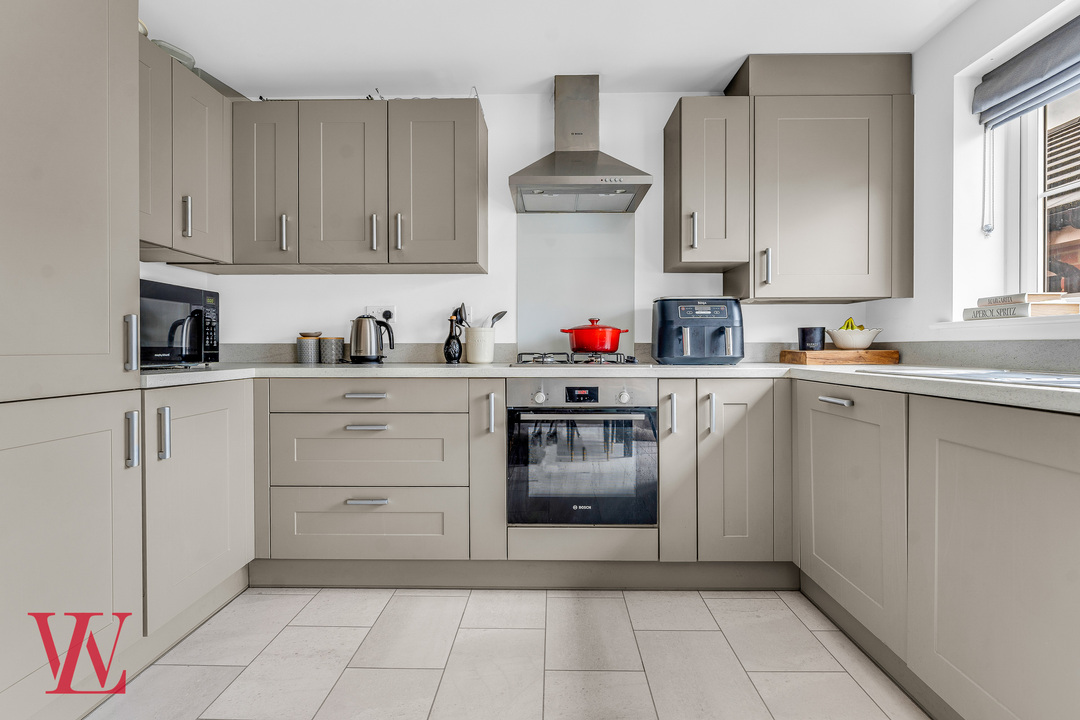 3 bed semi-detached house for sale in Searle Way, Bishop's Stortford, Hertfordshire  - Property Image 6