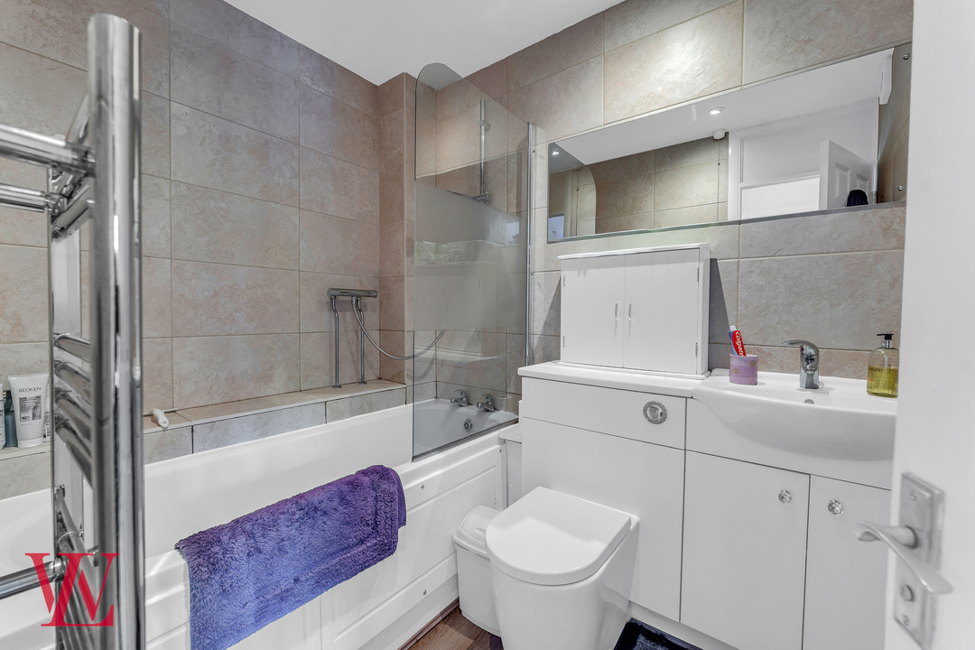 1 bed maisonette for sale in Wheat Croft, Bishop's Stortford, Hertfordshire  - Property Image 10