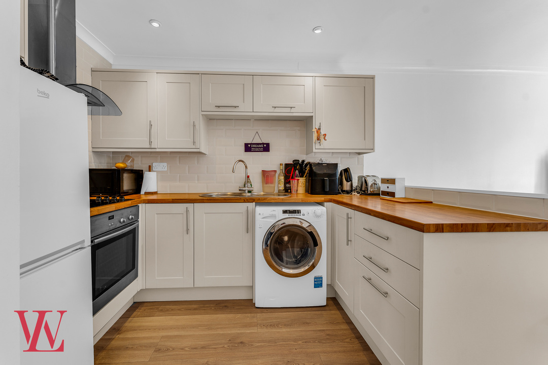 1 bed maisonette for sale in Wheat Croft, Bishop's Stortford, Hertfordshire  - Property Image 5