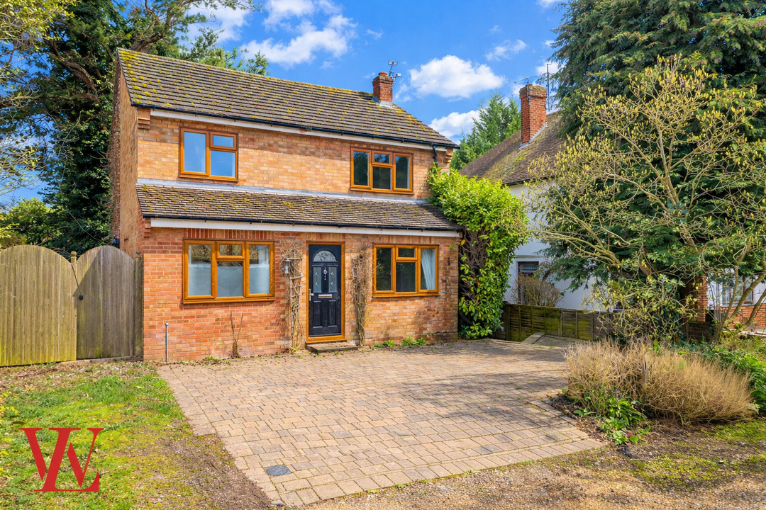 3 bed detached house for sale in Sandle Road, Bishop's Stortford, Hertfordshire - Property Image 1