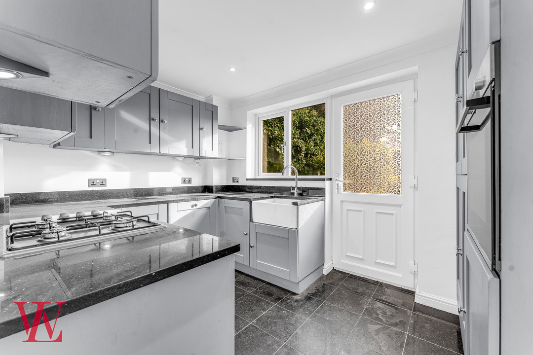 3 bed detached house for sale in Sandle Road, Bishop's Stortford, Hertfordshire  - Property Image 5