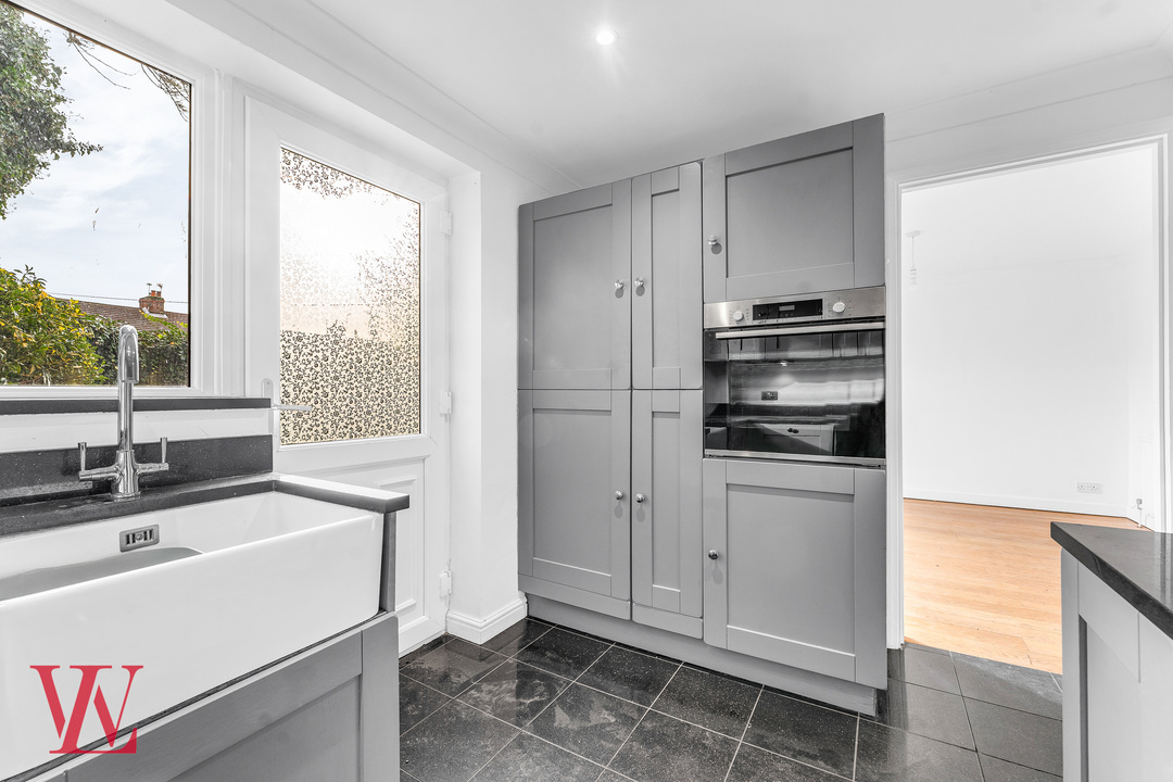 3 bed detached house for sale in Sandle Road, Bishop's Stortford, Hertfordshire 6