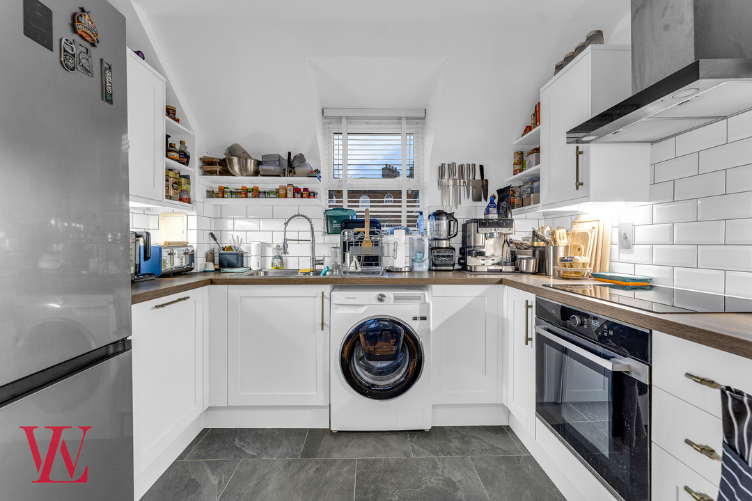 2 bed maisonette for sale in Nightingales, Bishop's Stortford, Hertfordshire  - Property Image 8