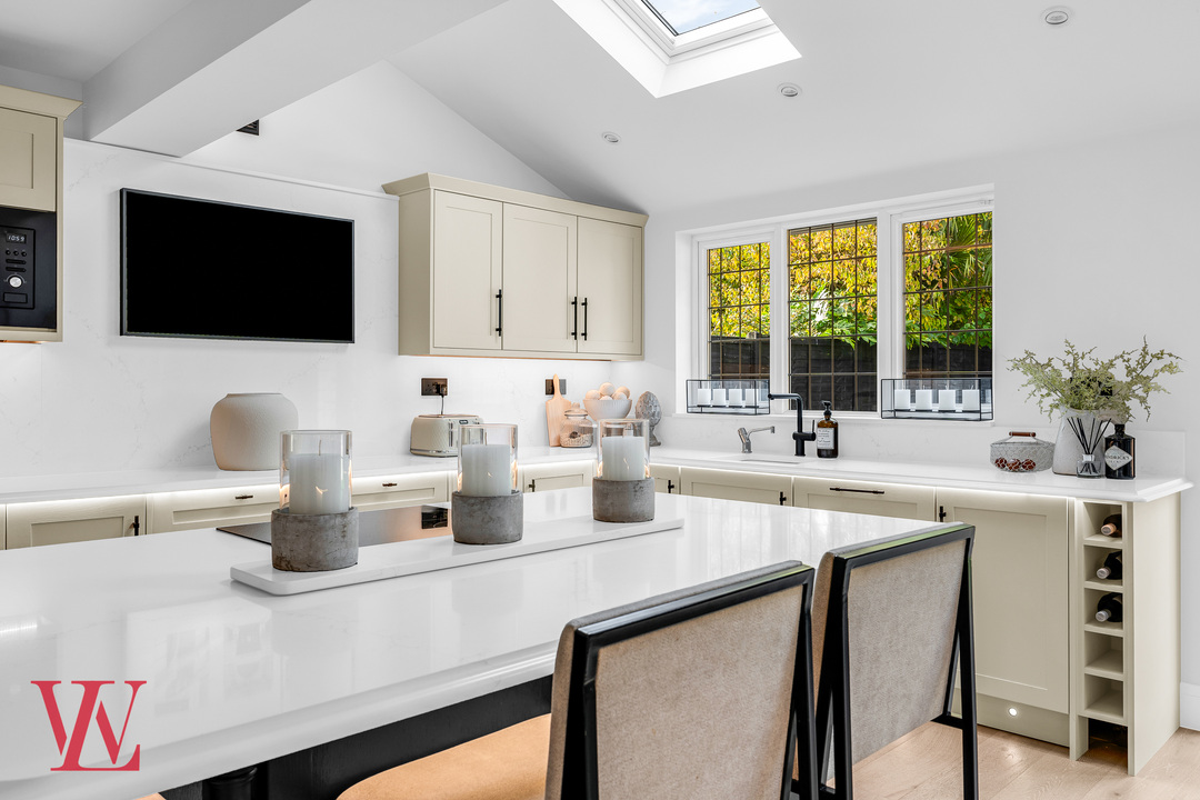 4 bed detached house for sale in Blacksmith Close, Bishop's Stortford, Hertfordshire  - Property Image 6