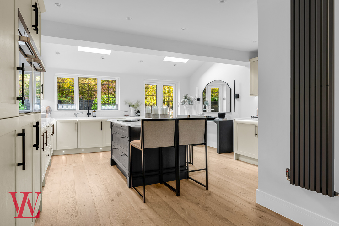 4 bed detached house for sale in Blacksmith Close, Bishop's Stortford, Hertfordshire  - Property Image 4