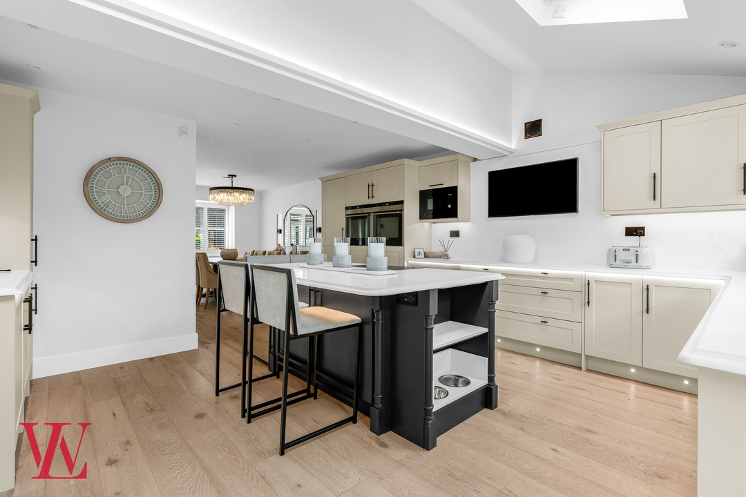 4 bed detached house for sale in Blacksmith Close, Bishop's Stortford, Hertfordshire  - Property Image 2