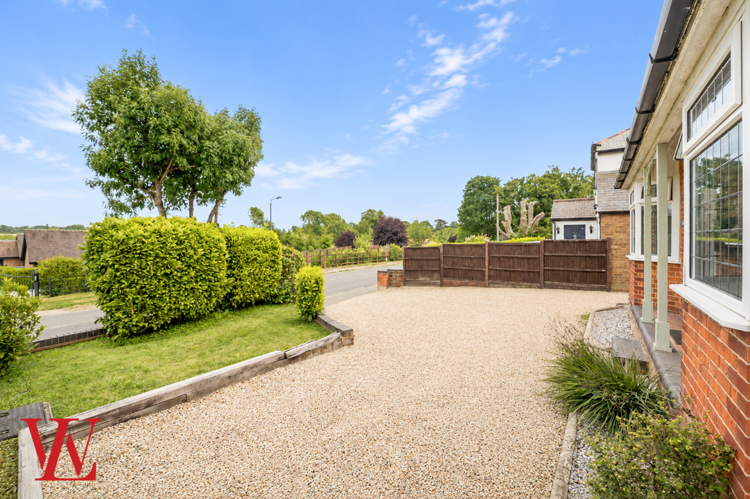 4 bed detached house for sale in High Lane, Stansted 33