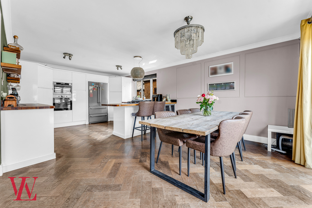 4 bed detached house for sale in High Lane, Stansted 2