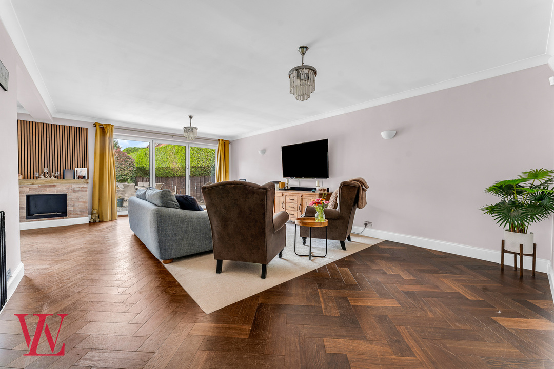 4 bed detached house for sale in High Lane, Stansted 9
