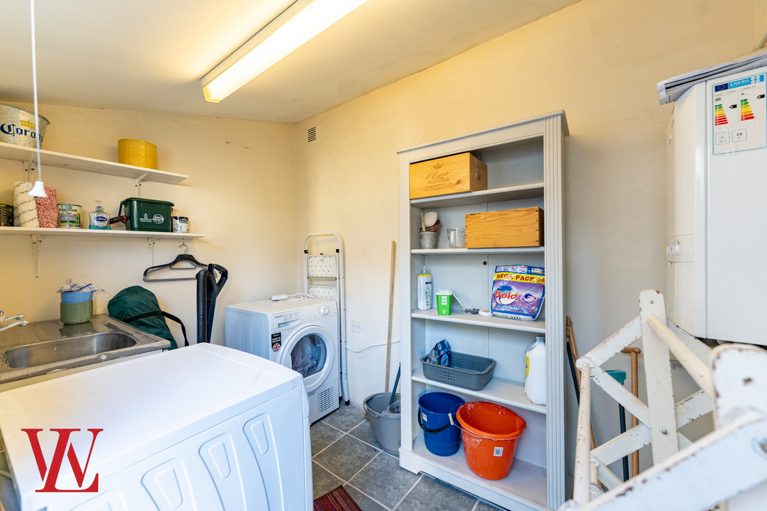 1 bed end of terrace house for sale in Dunmow Road, Bishop's Stortford, Hertfordshire 12